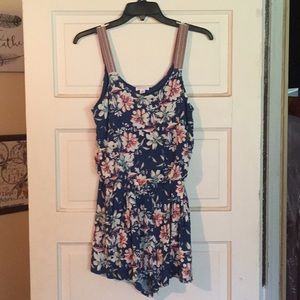 Floral romper. Size small.